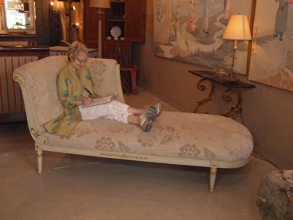 Large-Scale Chaise Longue 5