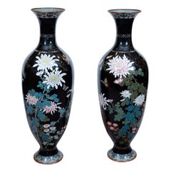 Paire de vases balustres japonais massifs en émail cloisonné