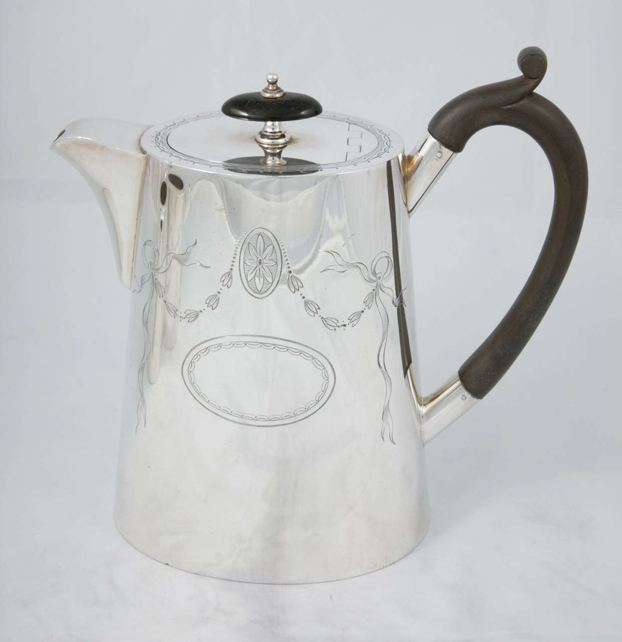 Silver plated  three piece coffee set, circa 1890. 
Milk Jug: W14 x D7 x H9 cm
Auxiliar Jug: W18 x D8.3 x H8.5cm

Please contact us for shipping costs.