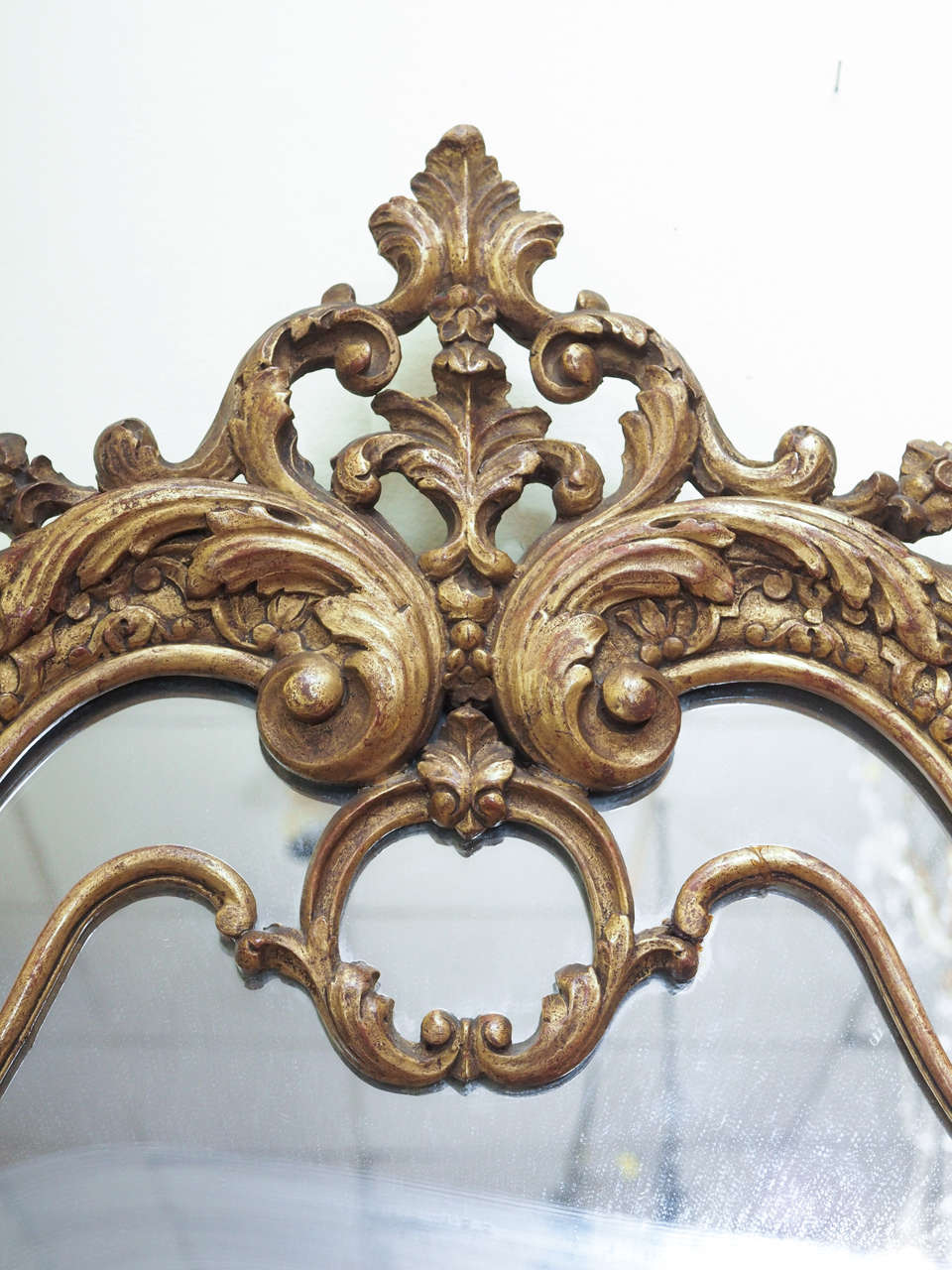 Régence 19th Century Regence Style Carved Giltwood French Mirror with Pierced Crest For Sale