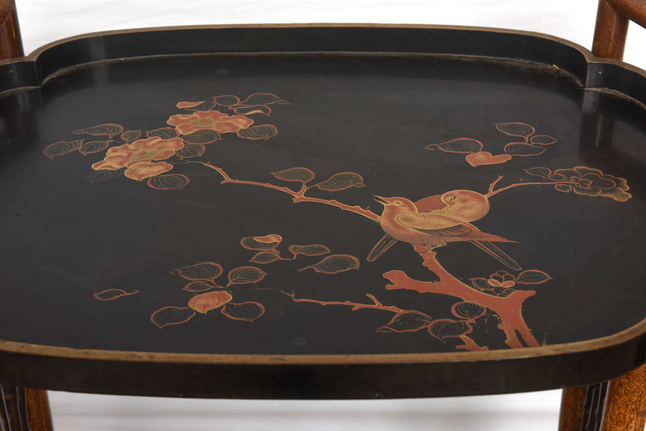 19th Century English Bamboo Table with Decorated Lacquer Tray In Excellent Condition In West Palm Beach, FL