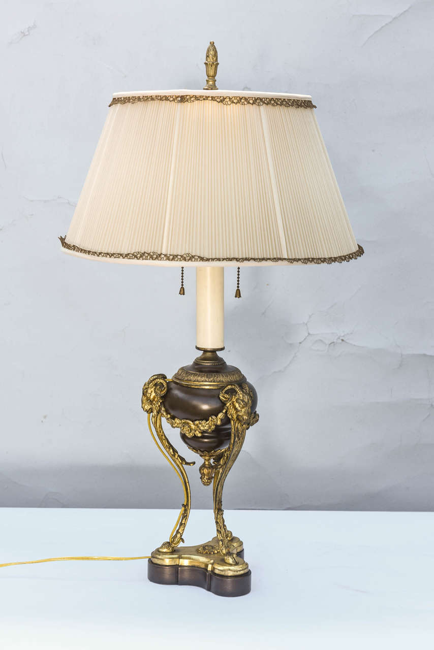 19th Century Patinated and Bronze Dore Athenienne Lamp For Sale 1