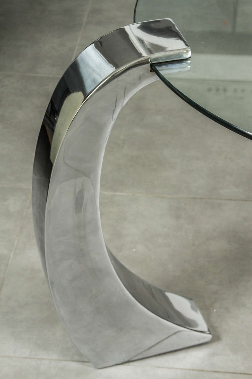 American Circular Center Table of Glass with a Base of Three Discreet Chrome Supports