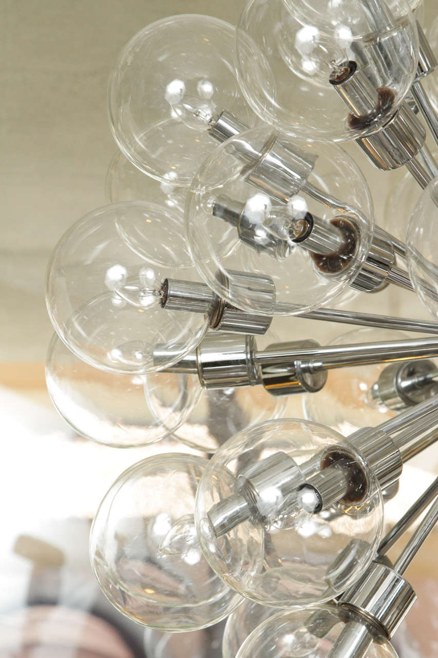 Milieu du XXe siècle Lustre Spoutnik vintage 43 globes par Lightolier en vente