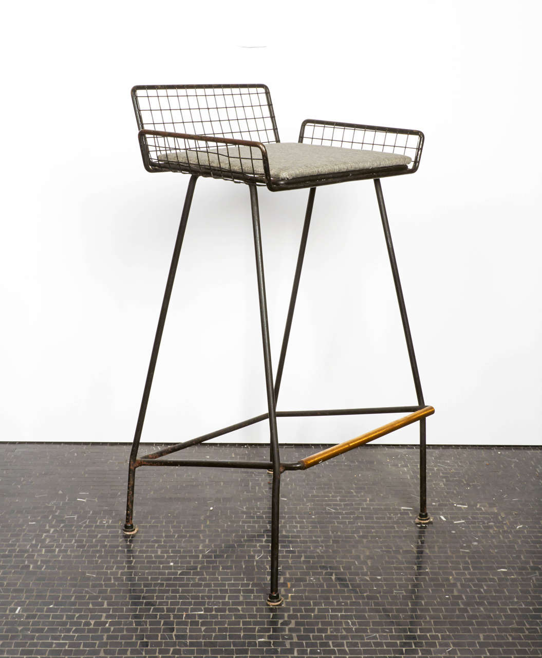 Pair of Tony Paul Iron and Brass Bar Stools, 1950s, American In Good Condition In New York, NY