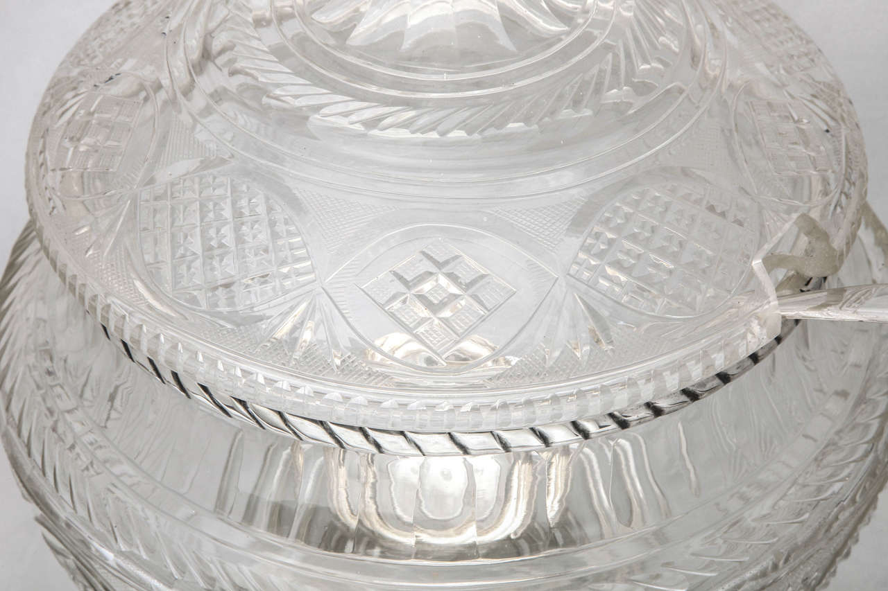 Ponchera Continental del Siglo XIX '.800' con pedestal de plata Cristal en venta