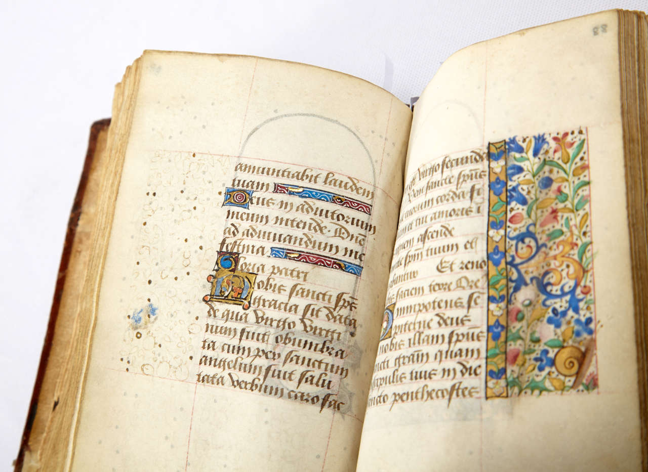 Illuminated Manuscript Book of Hours 15th Century. In Good Condition In Antwerp, BE