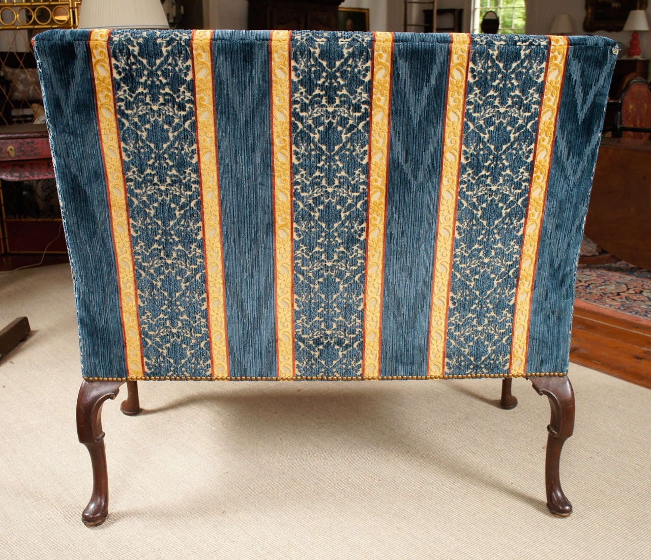 English Early 18th Century Mahogany Settee For Sale 3