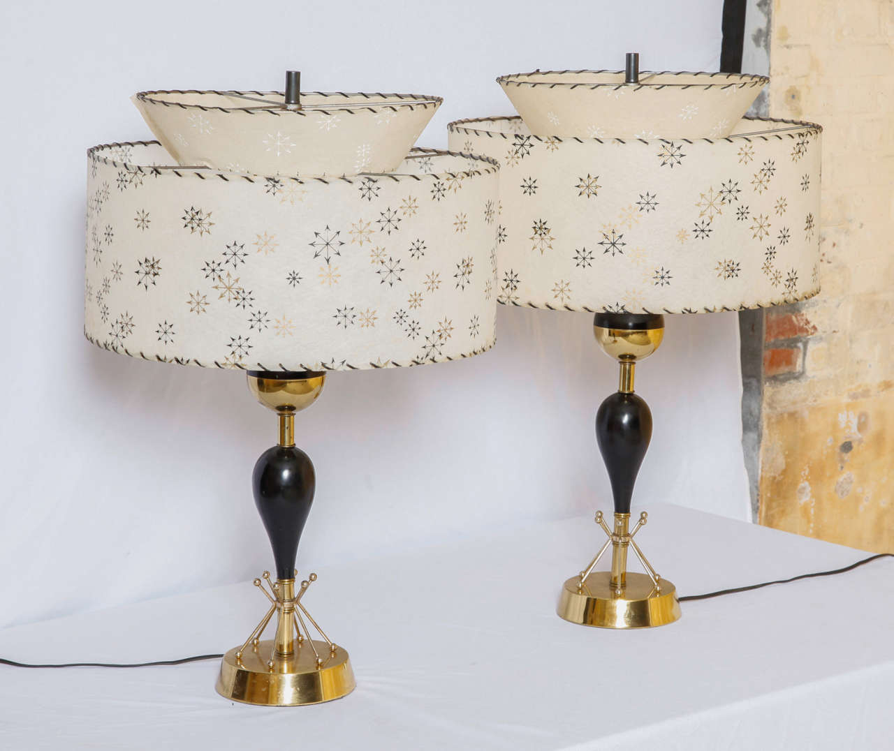 Mid-Century Modern A Pair of Italian Table Lamps