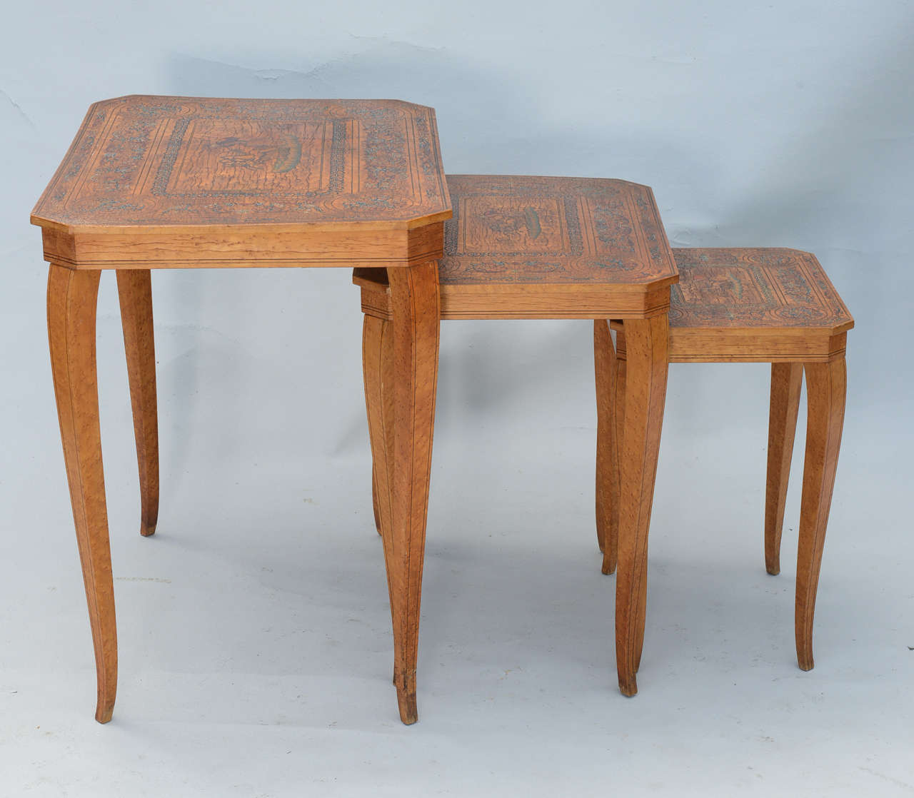 Set of Three Neoclassical Nesting Tables In Excellent Condition For Sale In West Palm Beach, FL