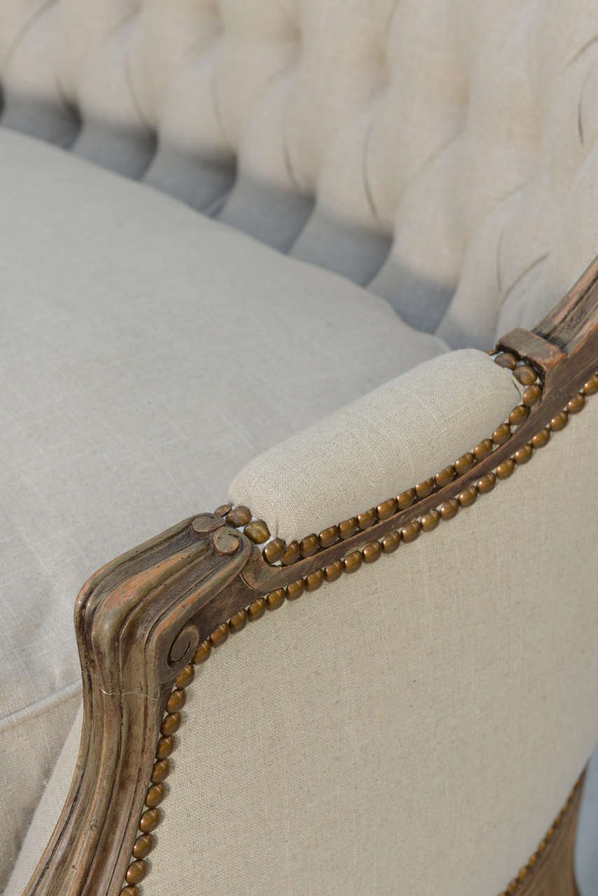 Louis XV Style Walnut Settee Upholstered in Linen In Excellent Condition In West Palm Beach, FL