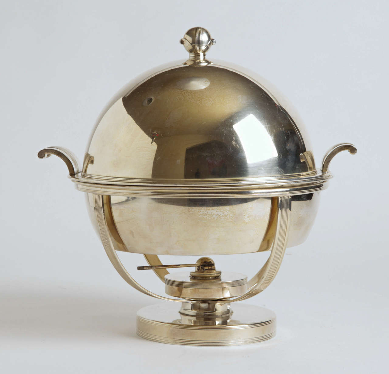 Machine Age Art Deco Chafing Set, Lurelle Guild for International Silver  Rare

This one has all the Iconic Guild International silver-plate elements:
Signature bud finial, incised horizontal lines, curved speed handles and Saturn frame. 
Comprising
