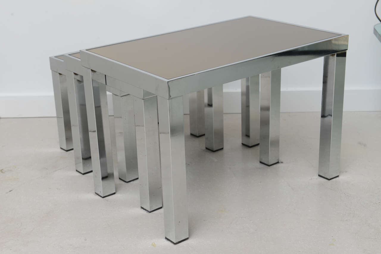 Late 20th Century Vintage Trio of Nesting Tables For Sale