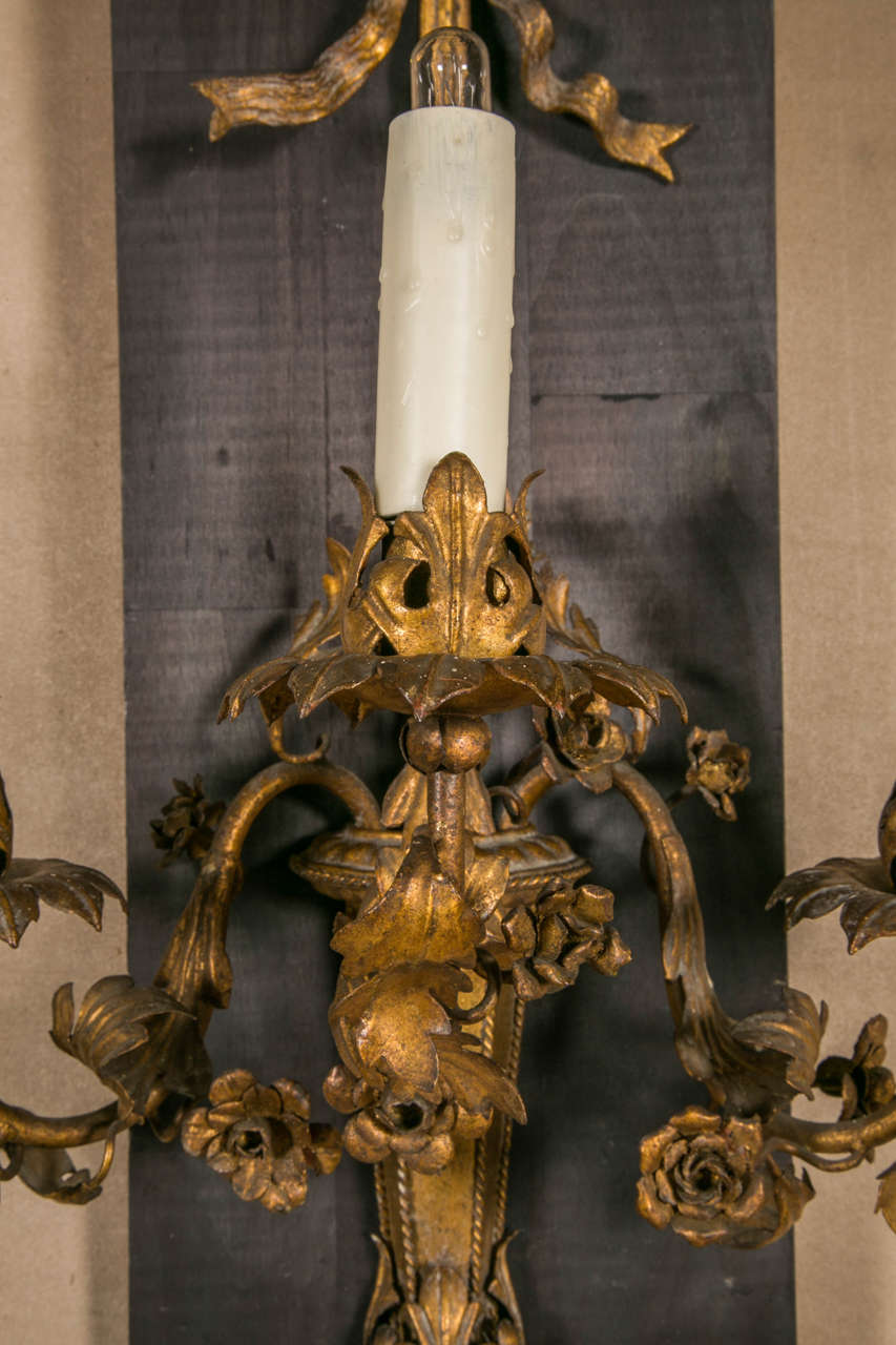 Mid-20th Century 1950 Pair of Gilt Metal Wall Sconces in Louis XVI Style For Sale