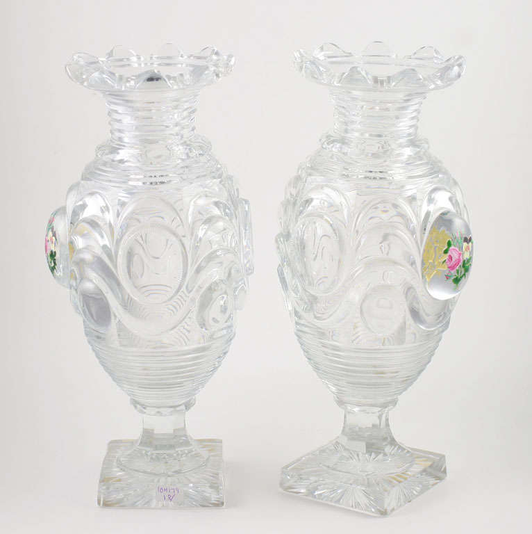 Baccarat Cut Crystal Vases With Floral Medallions For Sale 2