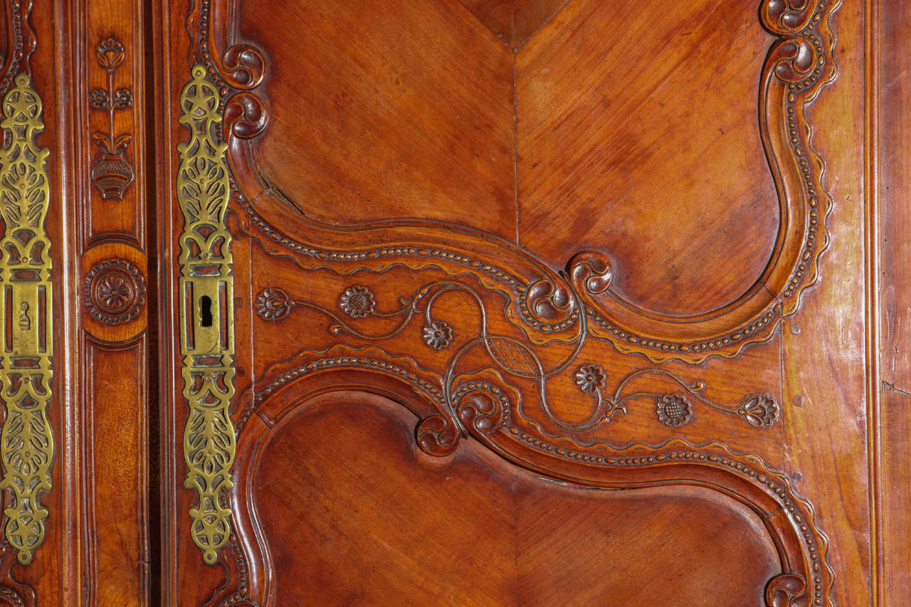18th Century and Earlier 18th Century French Armoire For Sale