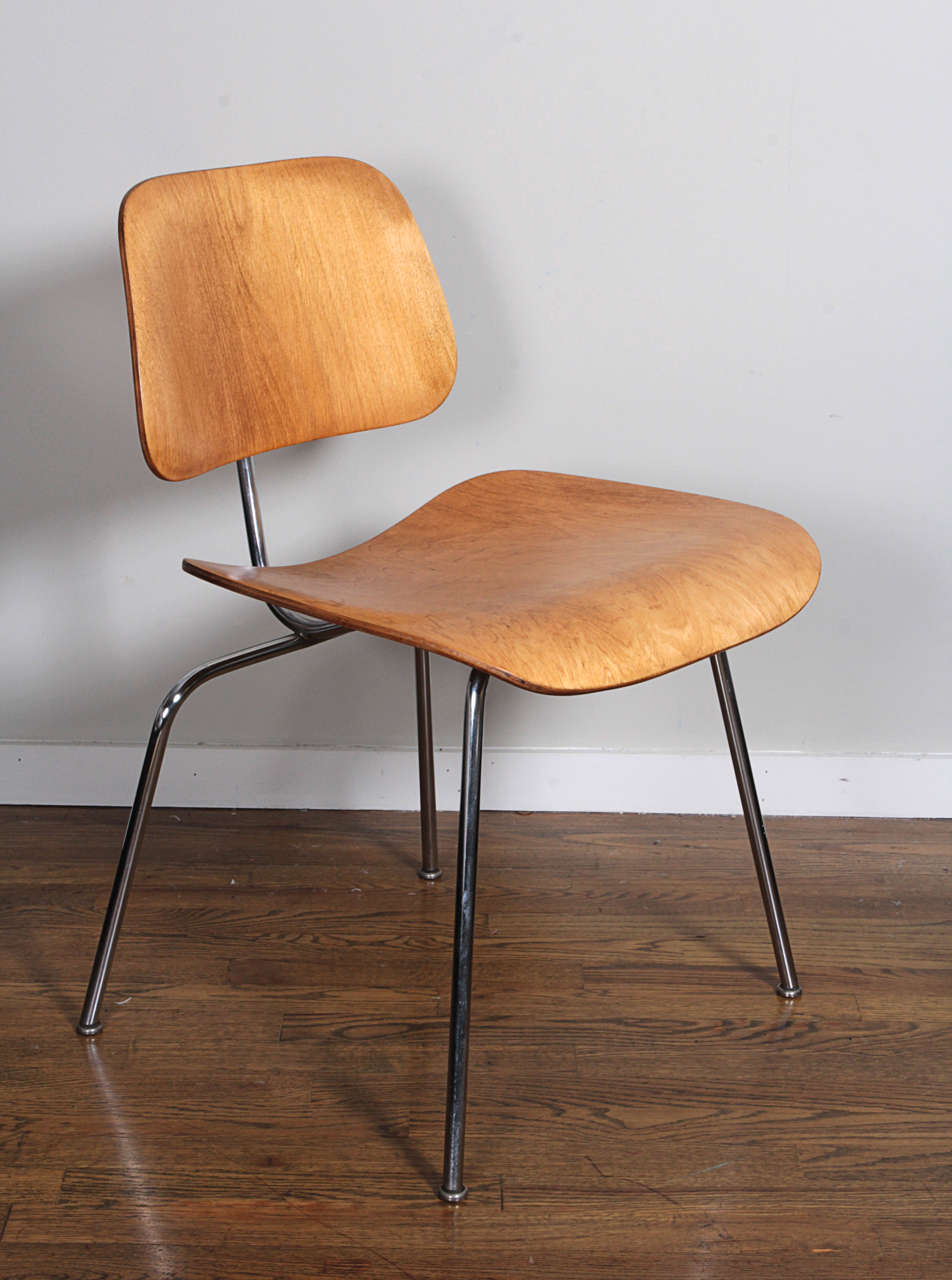 Pair of DCM's by Charles and Ray Eames early 1950's. Herman Miller.
Excellent condition.