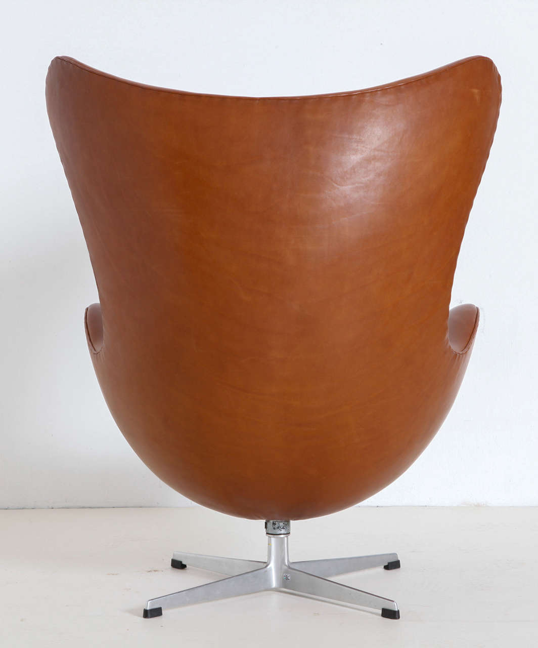 Egg Chair, Arne Jacobsen In Excellent Condition In Antwerp, BE