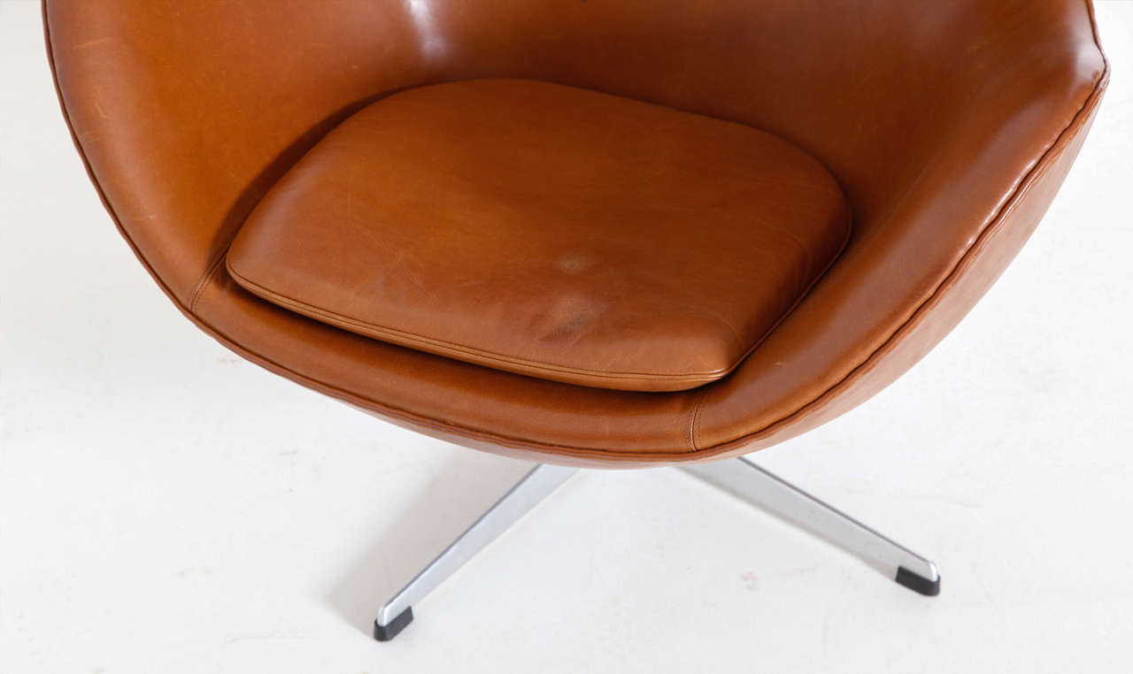 Leather Egg Chair, Arne Jacobsen
