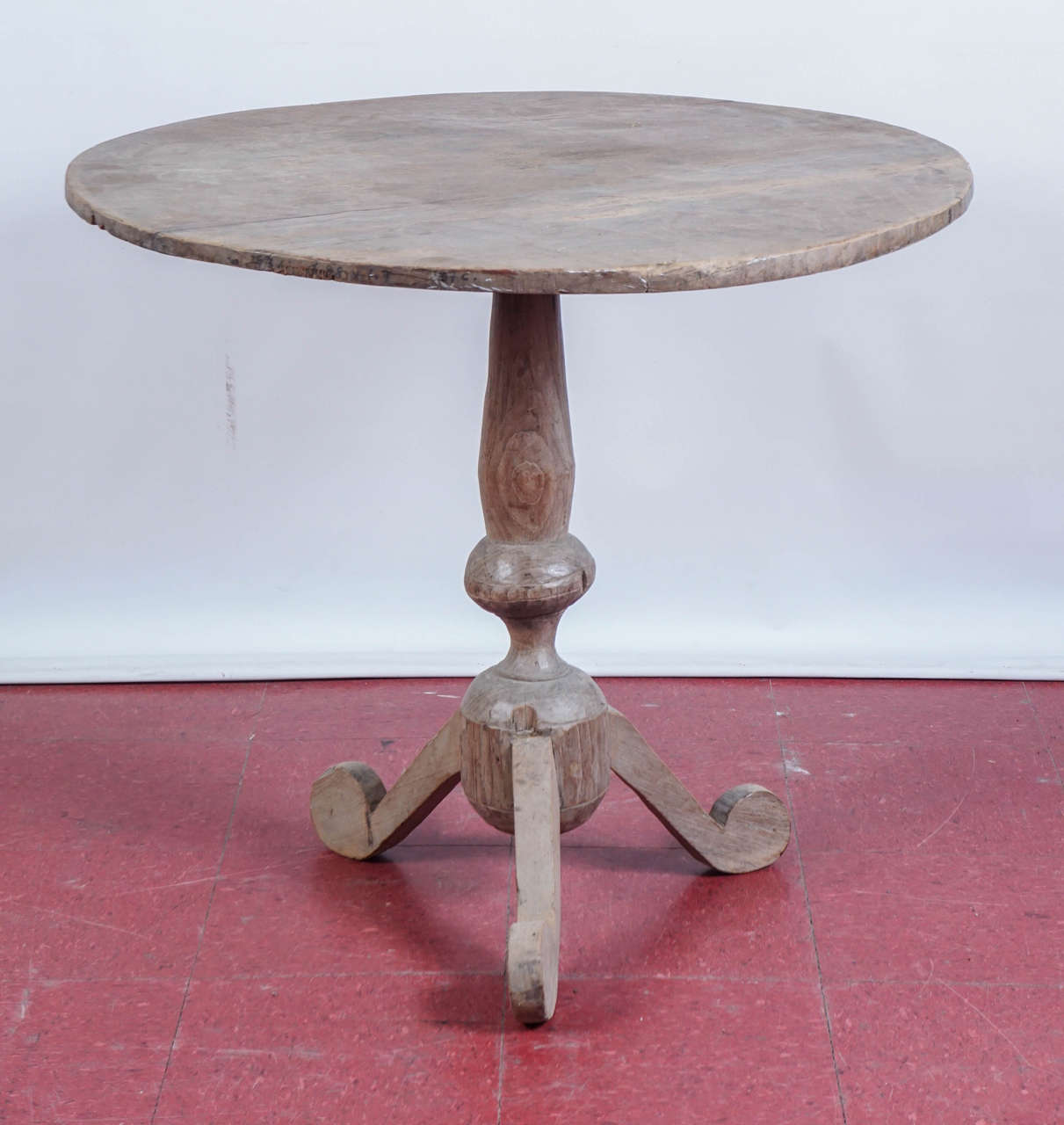 This single pedestal side table is uniquely and beautifully hand-carved throughout. Tea-table size, but perfect for dining table in a small home or kitchen.