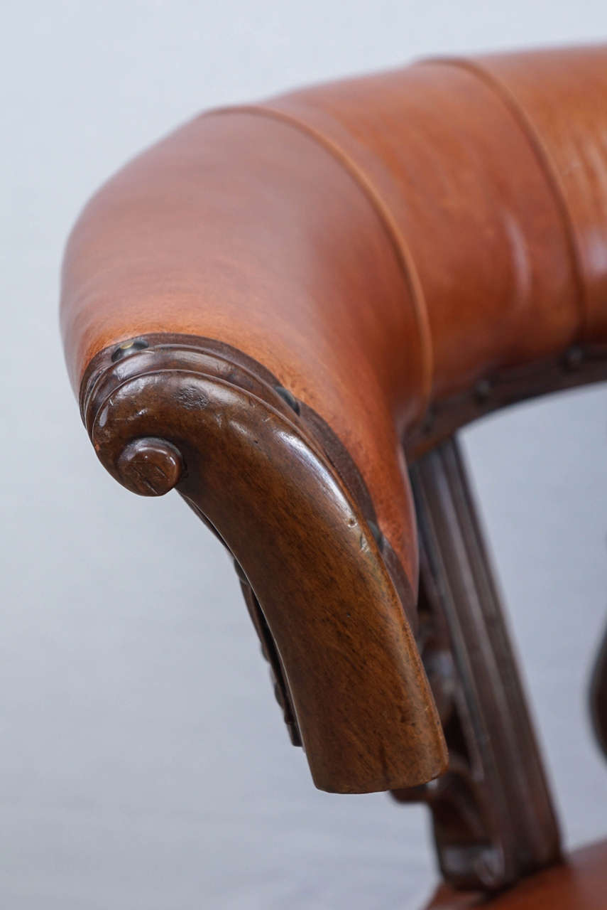 Mid-19th Century English Leather Chair on Casters In Good Condition For Sale In Sheffield, MA