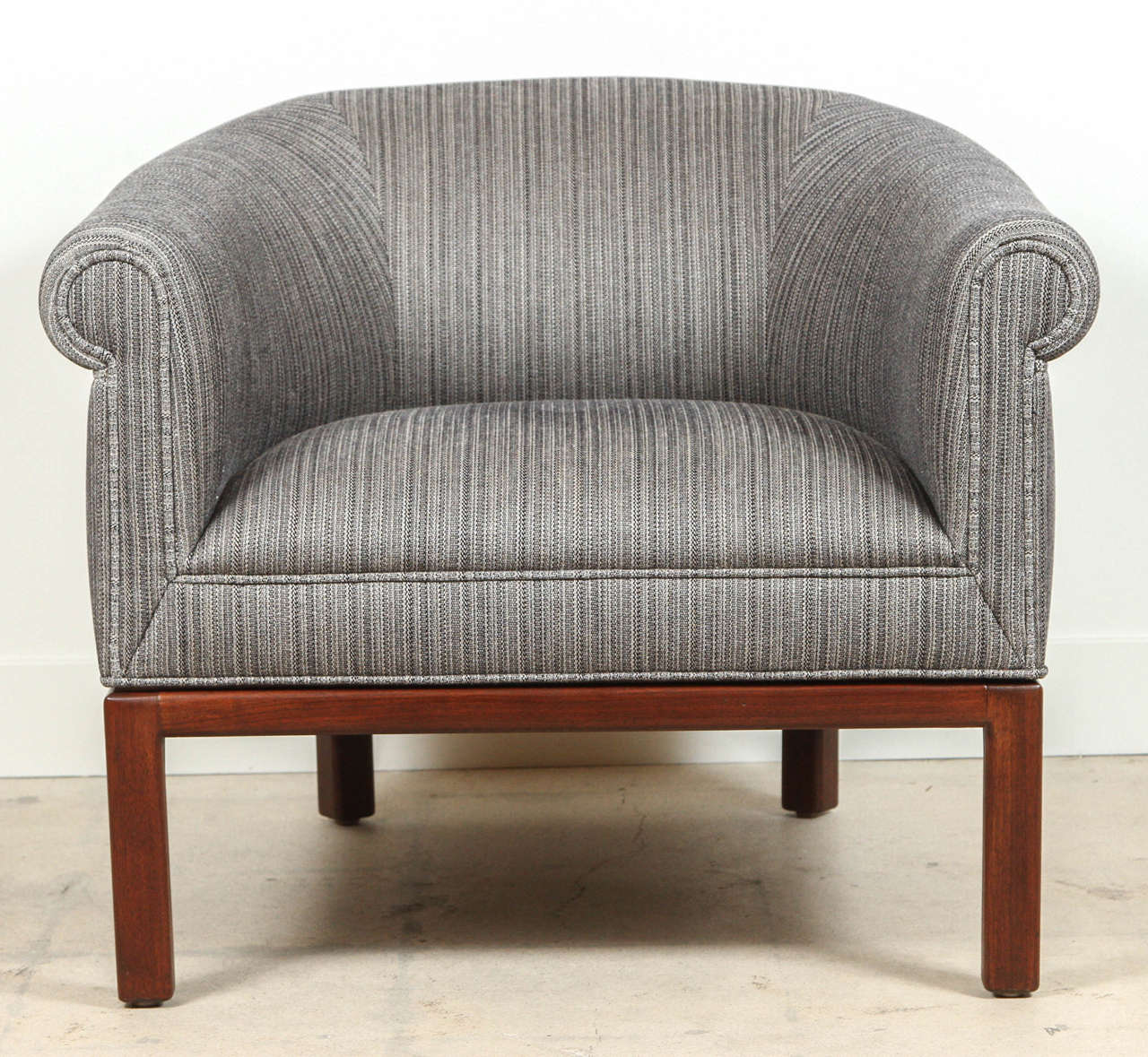 Pair of Barrel Back Chairs by Jules Heumann for Metropolitan Furniture In Excellent Condition In Los Angeles, CA