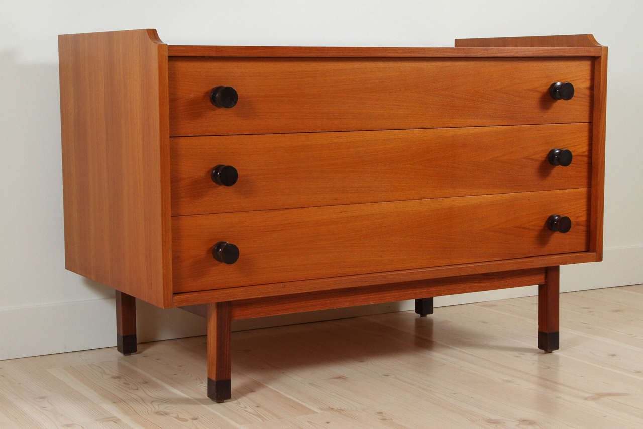 Italian three-drawer chest by Stildomus.