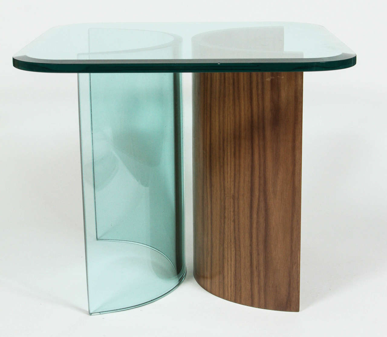 Tempered Pair of Curved Glass and Walnut Side Tables For Sale