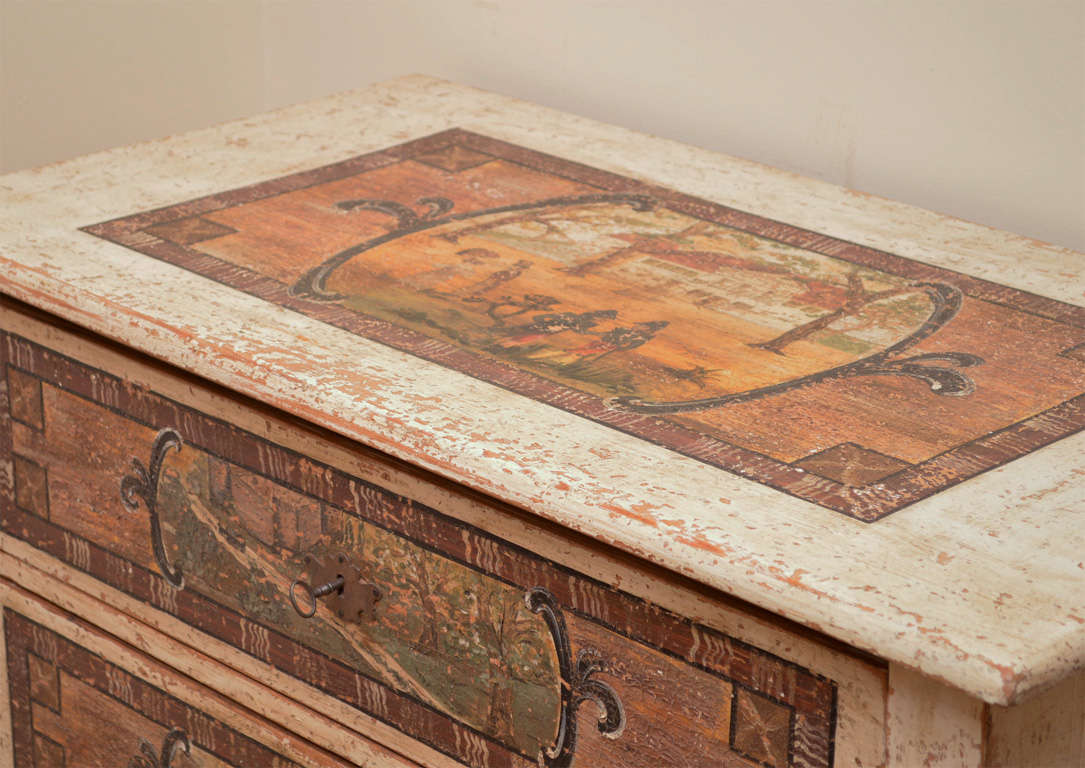 A painted 3-drawer commode