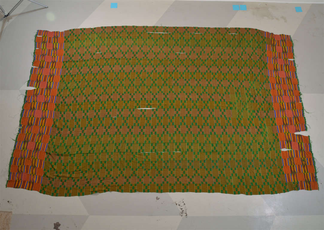 Tissu africain Ashanti Kente,
Textile tissé à la main, tenue de cérémonie portée par la tribu du début au milieu du 20e siècle