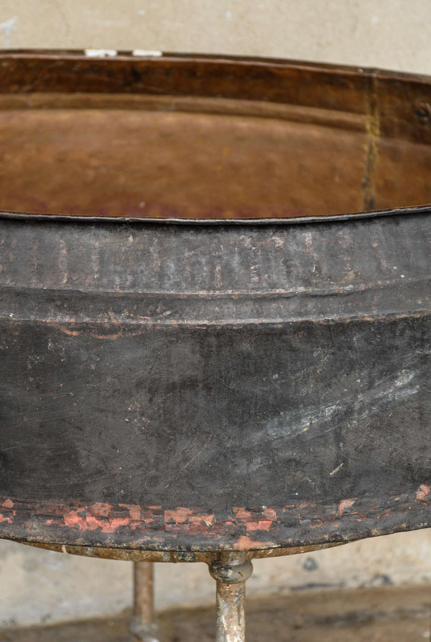 Großes südindisches Kupfergefäß des 19. Jahrhunderts, 19. Jahrhundert im Zustand „Gut“ im Angebot in Atlanta, GA