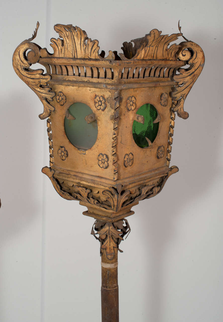 Pair of 18th Century Golden Plate and Red and Green Glass French Lanterns For Sale 3