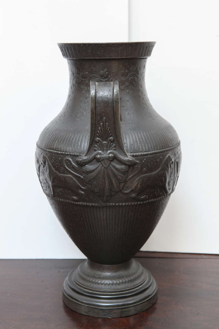 19th Century Neoclassical Vase In Good Condition In Los Angeles, CA