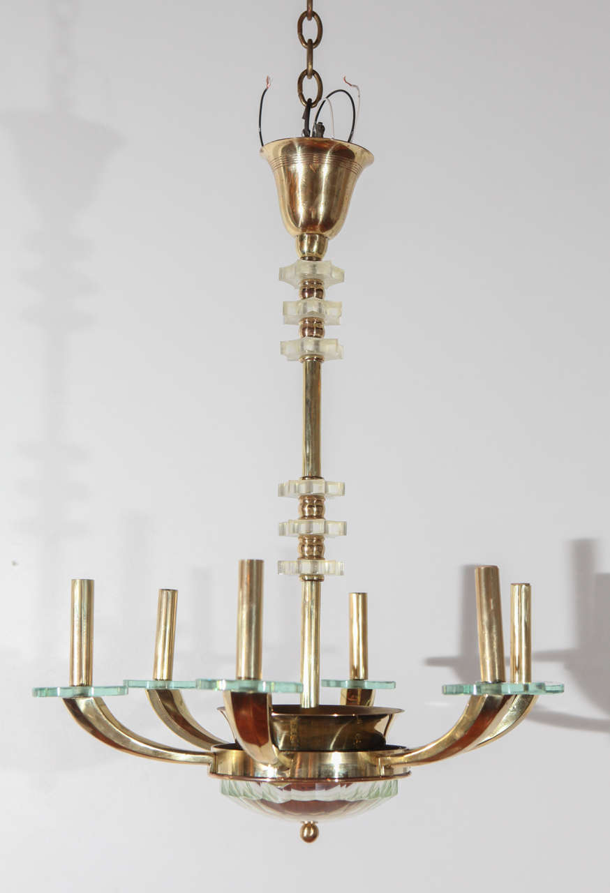 Pendentif à six lumières nouvellement recâblé pour les ampoules candélabres.