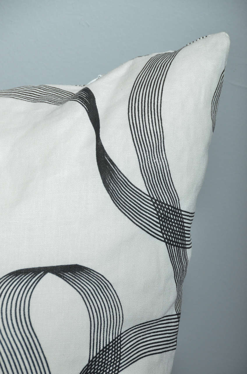 American Modern Ribbon Patterned Pillow For Sale