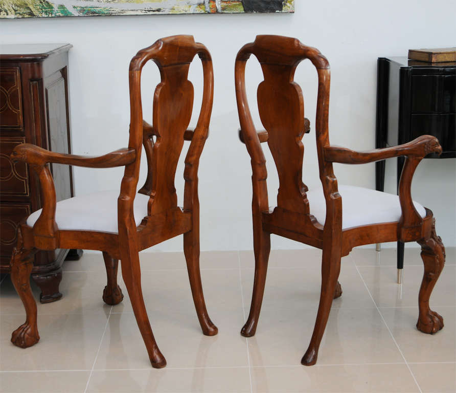 Fine Pair of George II Padouk Armchairs, Anglo-Indian For Sale 1