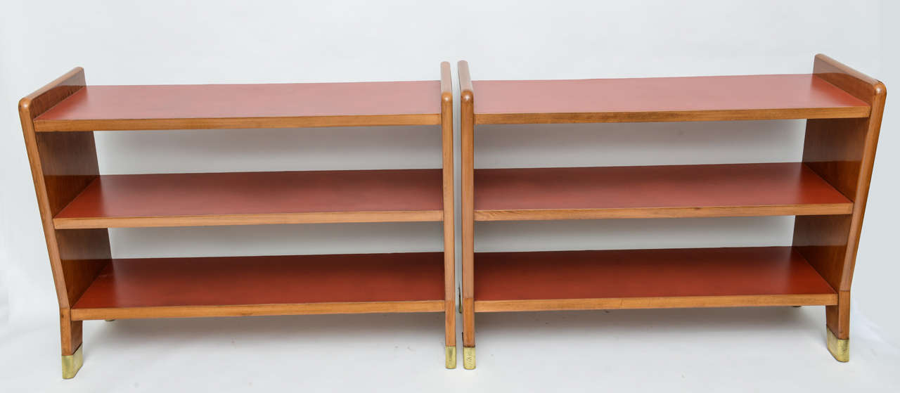 Fine Gio Ponti Fruitwood and Leather Dwarf Bookcase