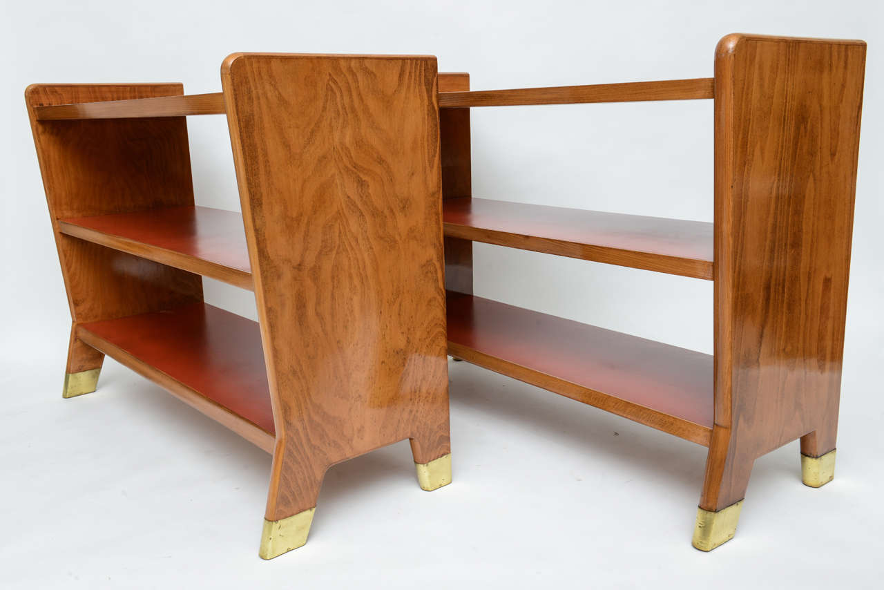 Italian Fine Gio Ponti Fruitwood and Leather Dwarf Bookcase For Sale