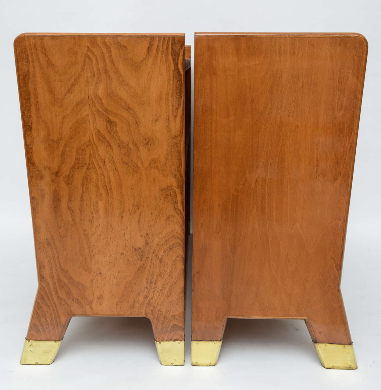 Fine Gio Ponti Fruitwood and Leather Dwarf Bookcase In Excellent Condition For Sale In Hollywood, FL