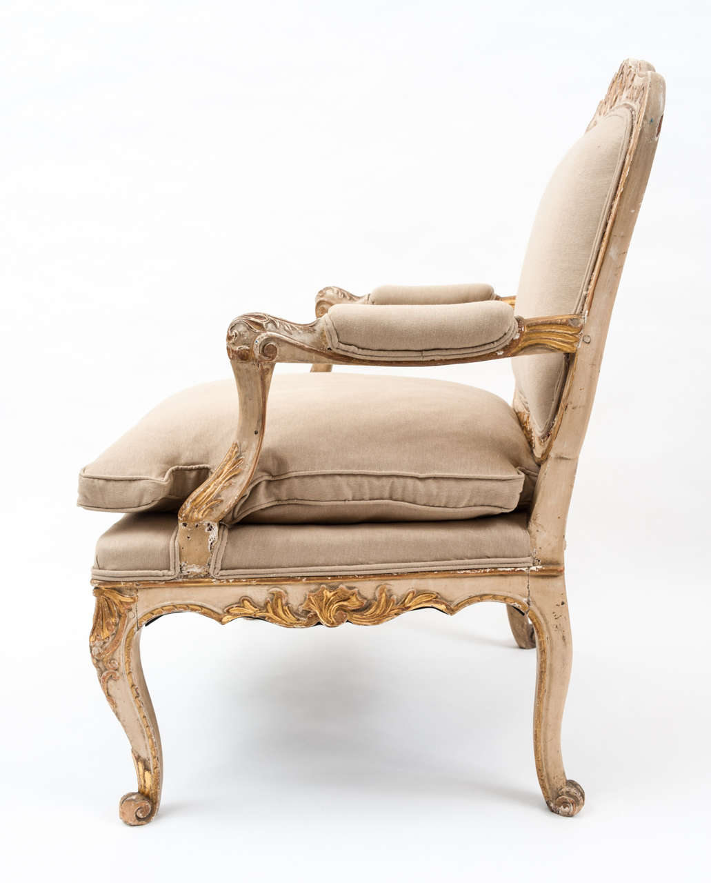 An 18th Century Italian Painted Armchair For Sale 3