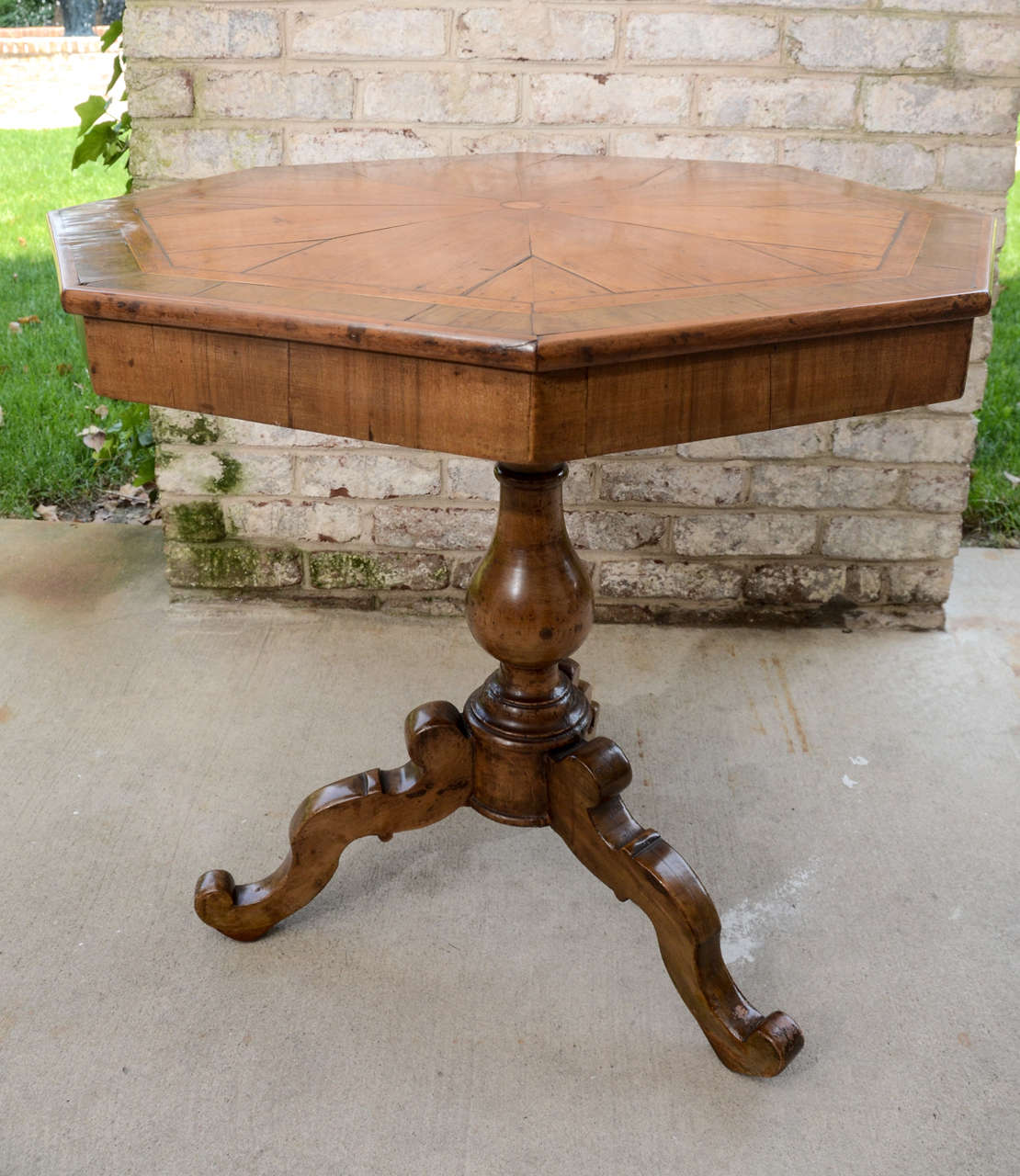Italian Mahogany Octagonal Gueridon