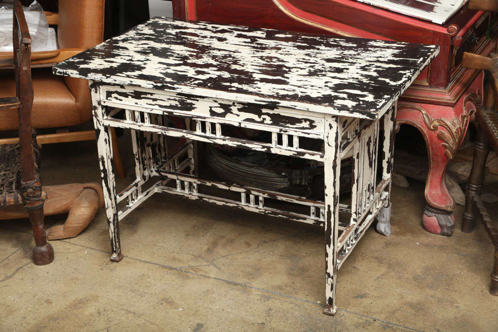 Samerang Table, 19th Century, Black and White, Stretchers