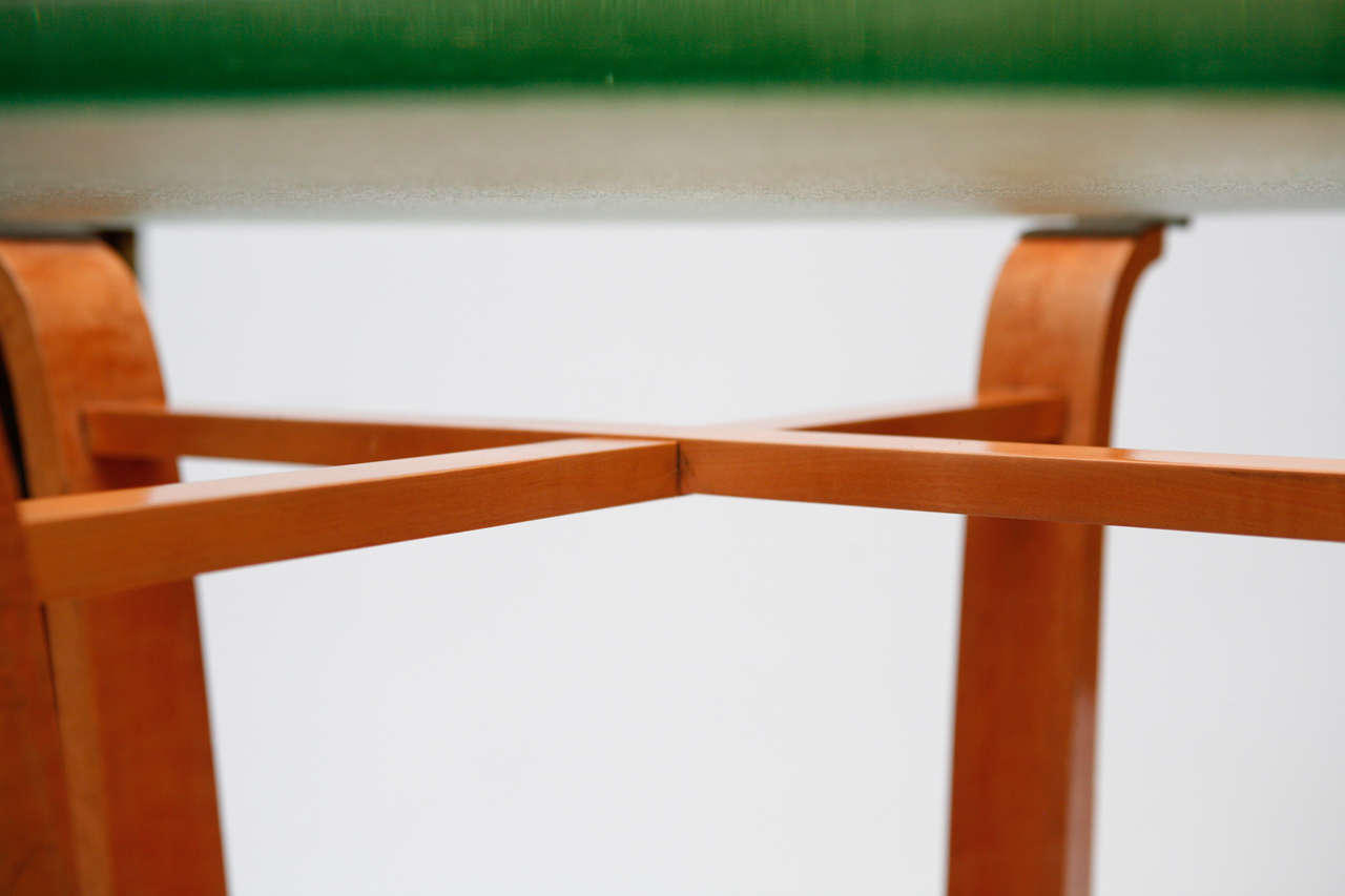 20ième siècle Table déco avec plateau en verre en vente