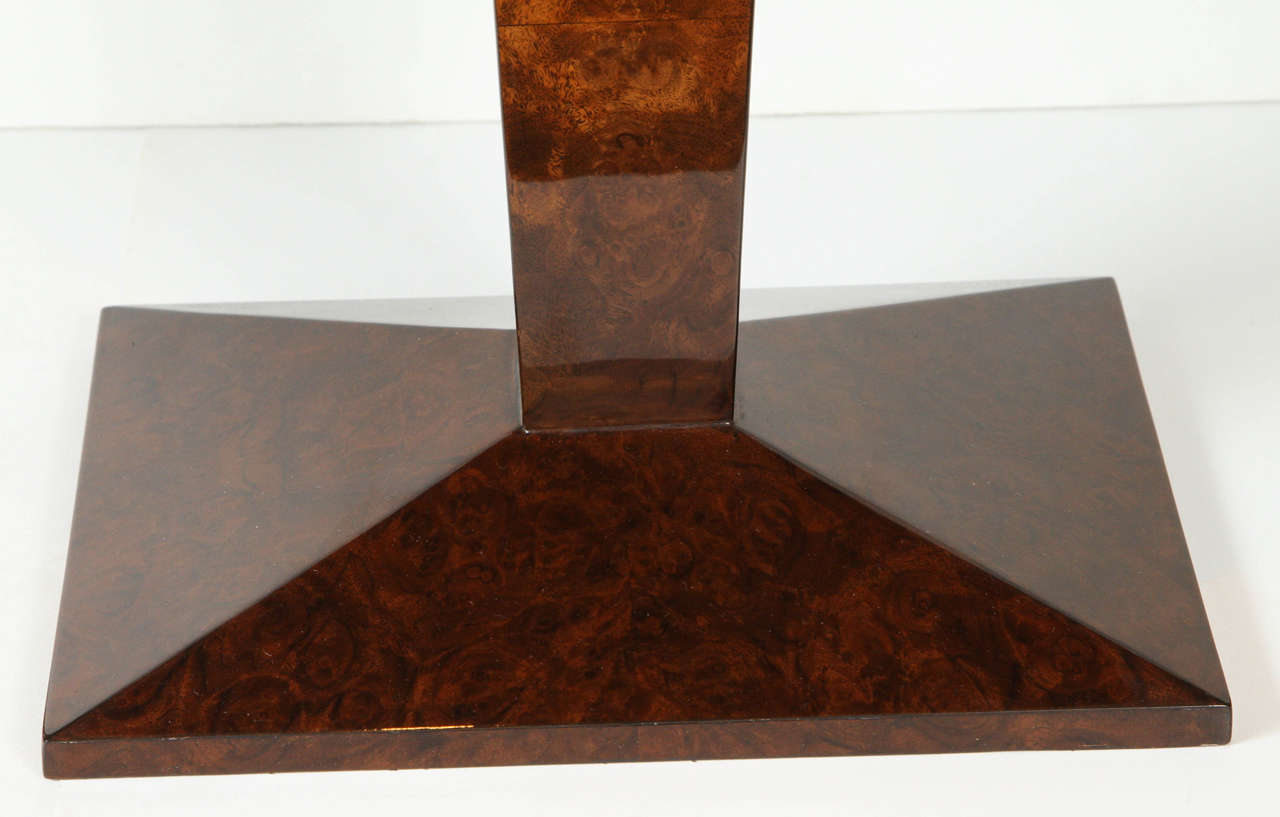 Beistelltische mit runder und rechteckiger Platte aus französischem Wurzelholz auf Bestellung (Art déco) im Angebot