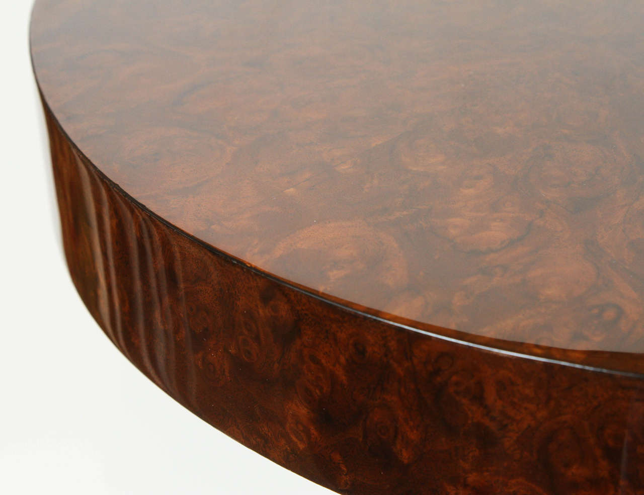 Round and Square French Burled Walnut Side Tables  In Good Condition For Sale In Los Angeles, CA