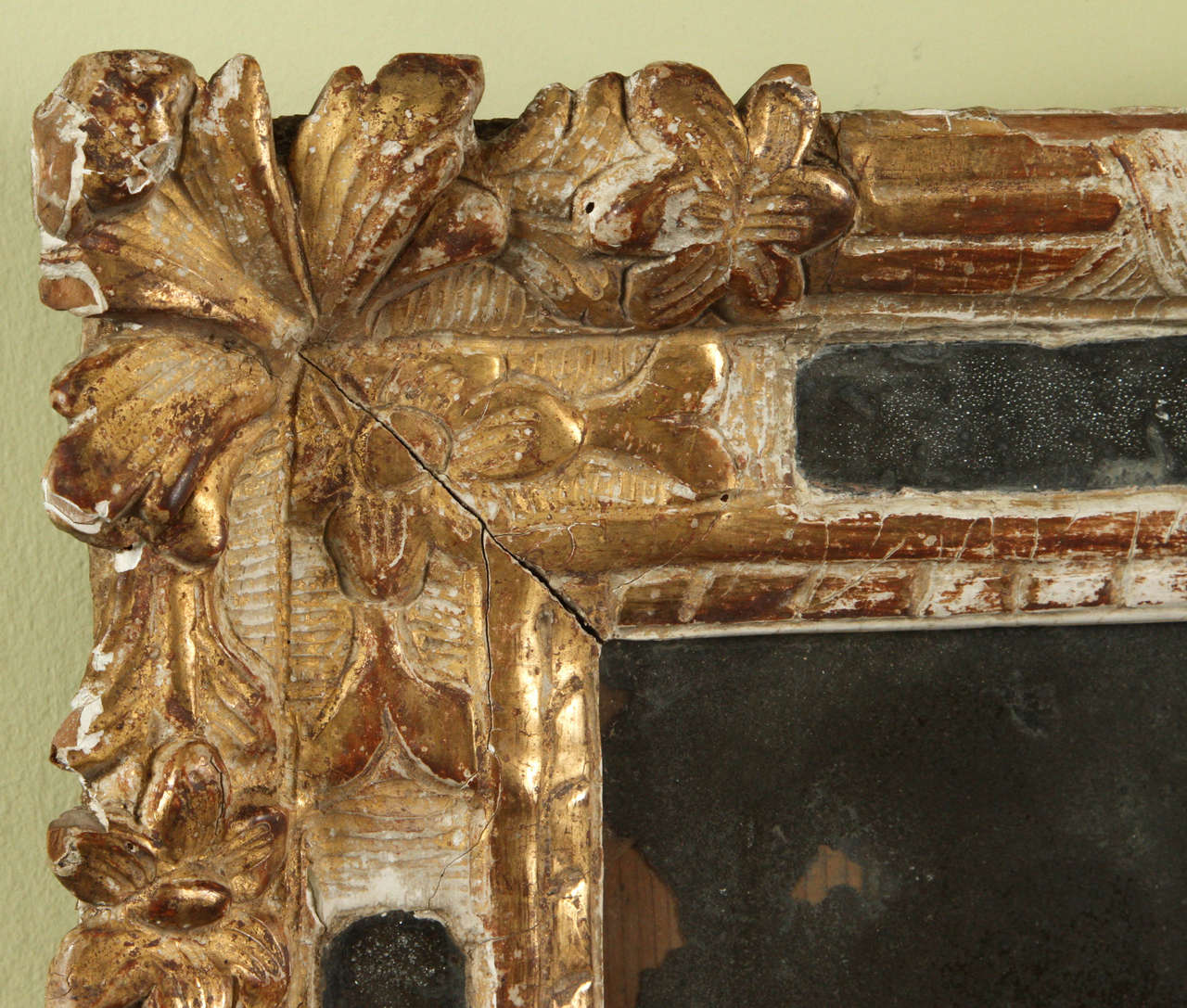 Small 18th Century Carved and Gilt French Rococo Period Mirror In Good Condition In Los Angeles, CA