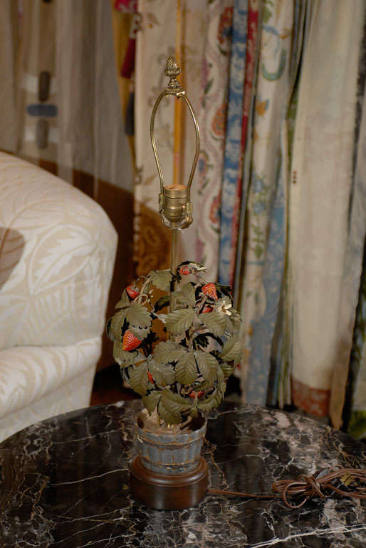 1950s Strawberry Tole Lamp 1