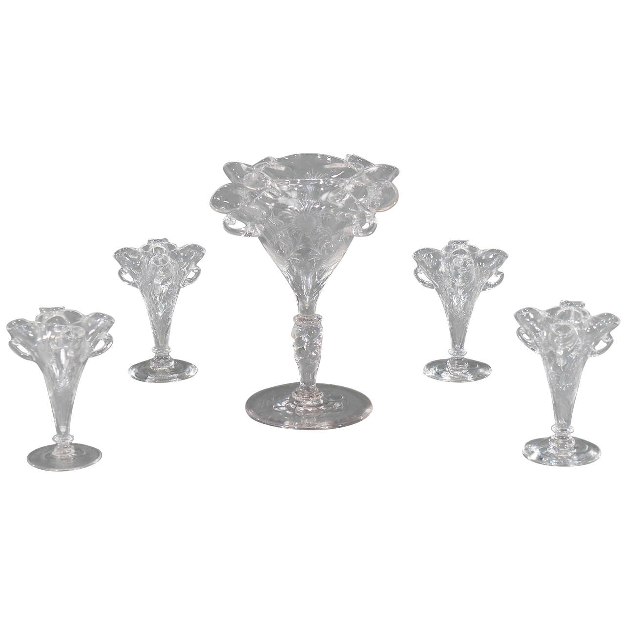 Centro de mesa o epergne de cinco piezas tallado en rueda firmado Stevens & Williams