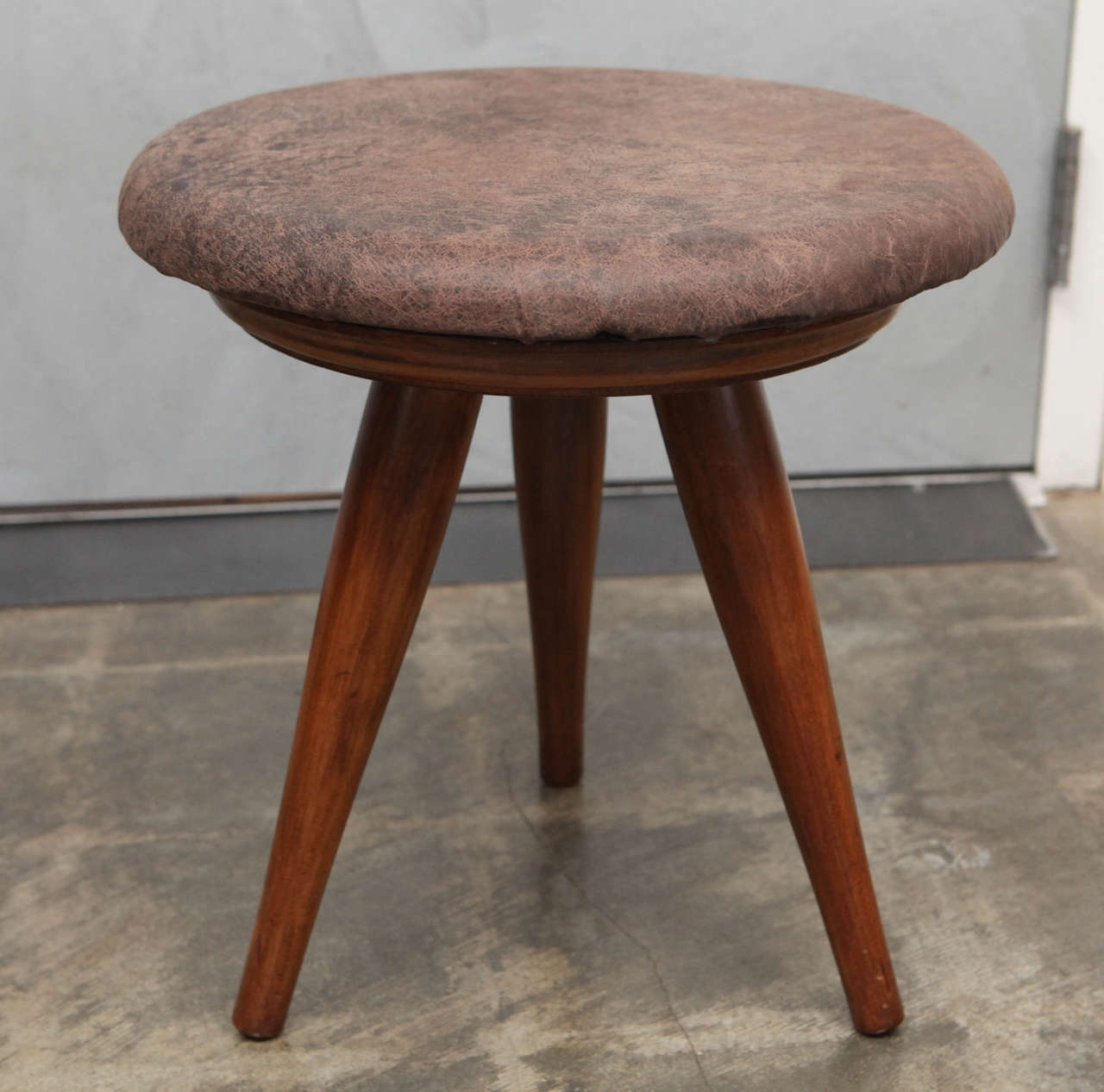Mid-Century Modern Tripod Swivel Stool with Brown Leather Upholstery 1