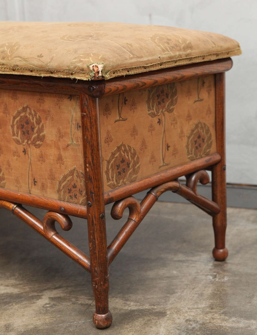 Arts and Crafts Upholstered Bentwood Bench or Trunk In Distressed Condition In Culver City, CA
